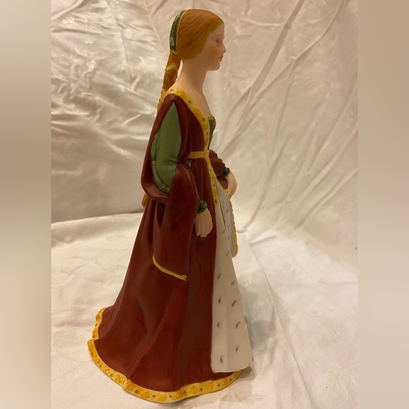 Franklin Mint Isabelle of Spain porcelain doll. Limited edition. Perfect cond. - Picture 5 of 6